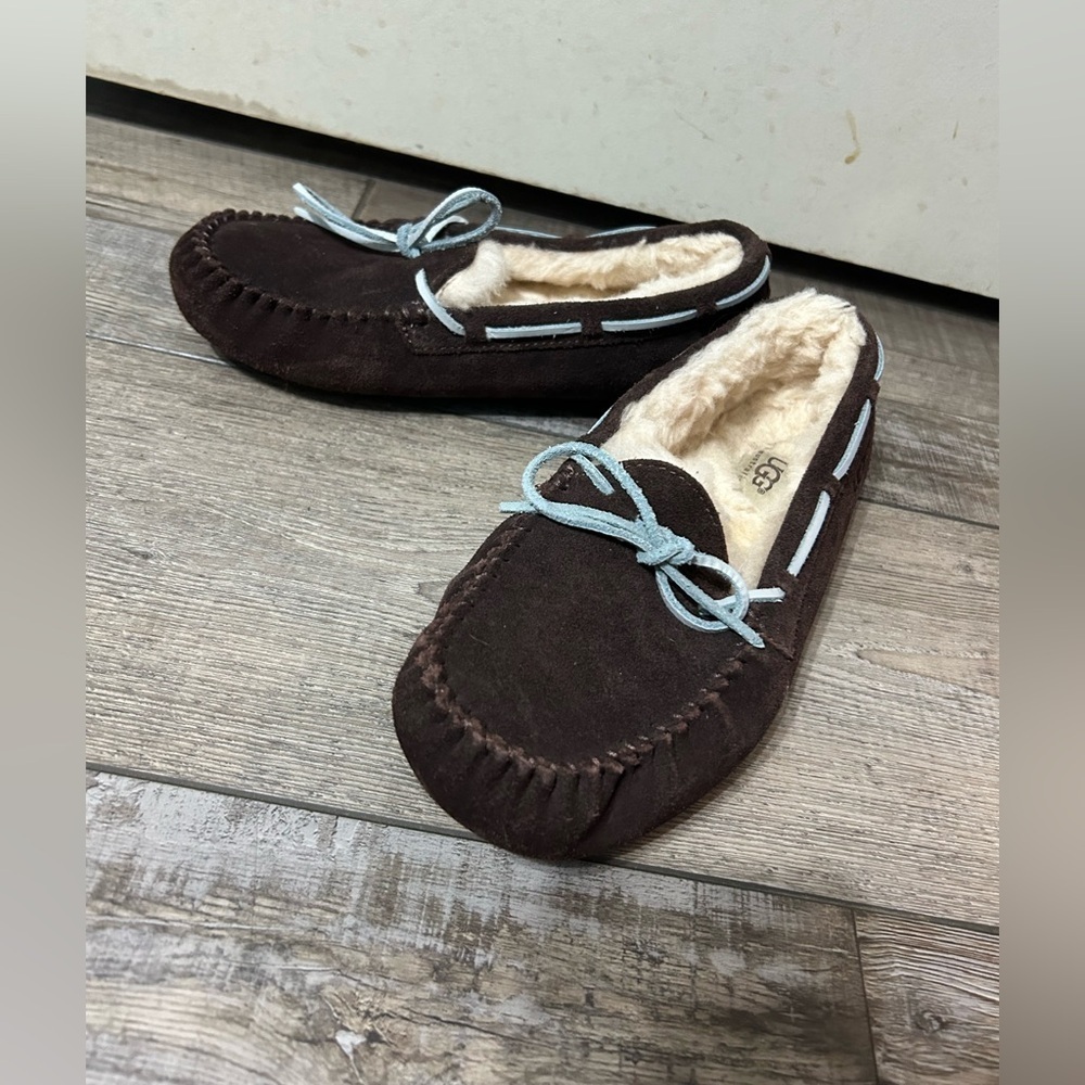 UGG Dakota Dark Brown‎ & blue laces Suede Moccasin Slippers - Picture 8 of 9